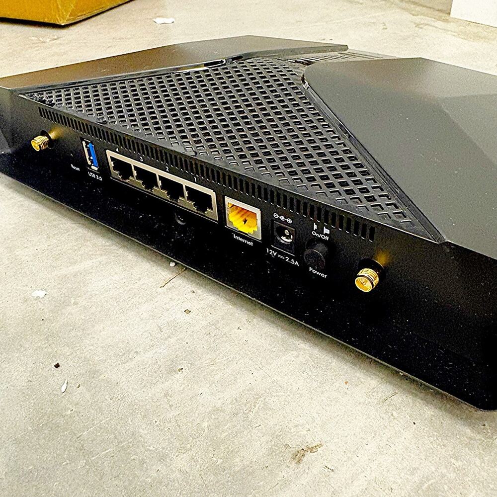 NETGEAR Nighthawk AX3600 WiFi 6 Router RAX41 - Picture 8 of 9